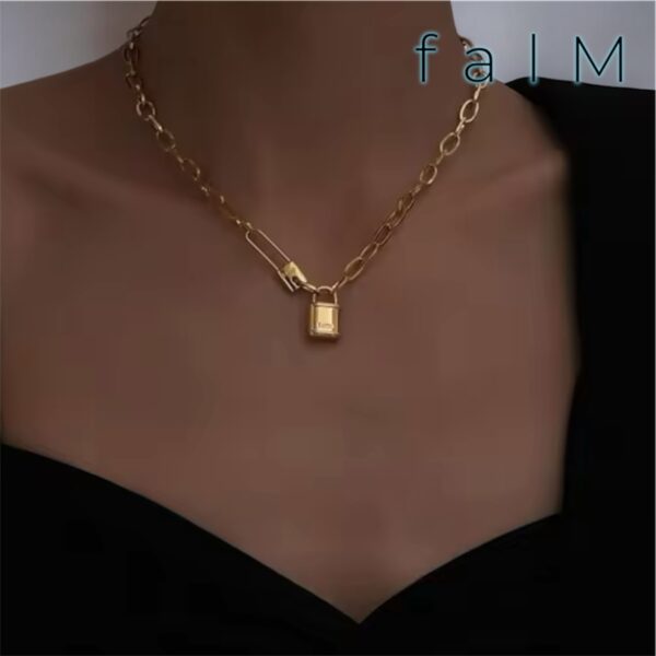 Collier Livia