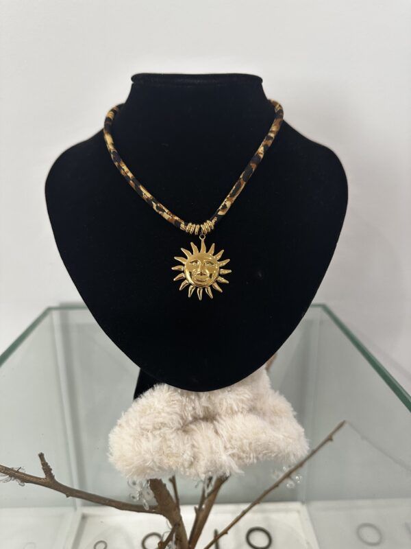 Collier Charly