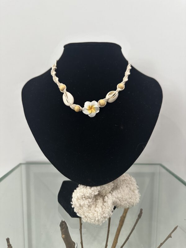 Collier Melia